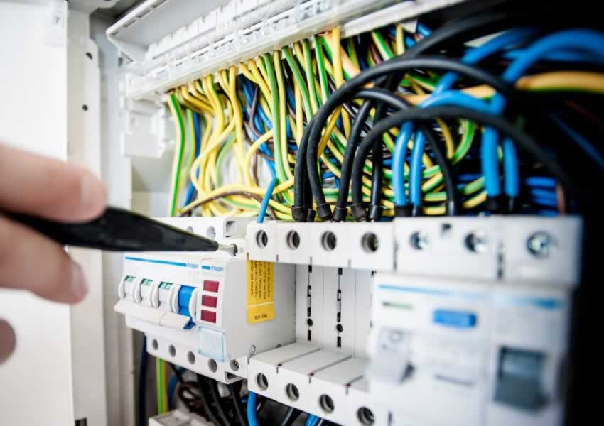 Emergency Electrician in London